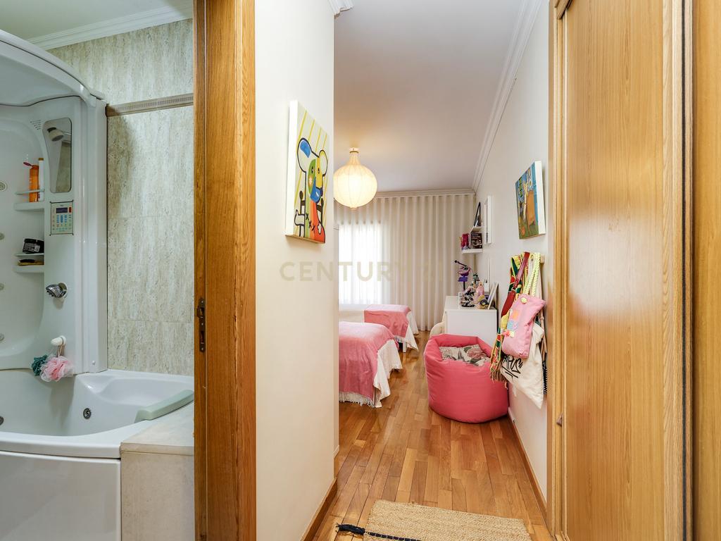 Apartamento T2 para Arrendamento | Urbanização do Neudel, Amadora - Image 16