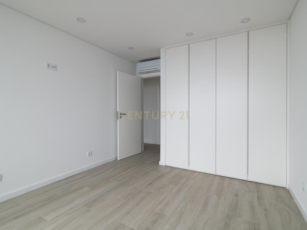 Condomínio Villas d’Ouro – Exclusividade e Conforto no Coração de Sesimbra - Image 42