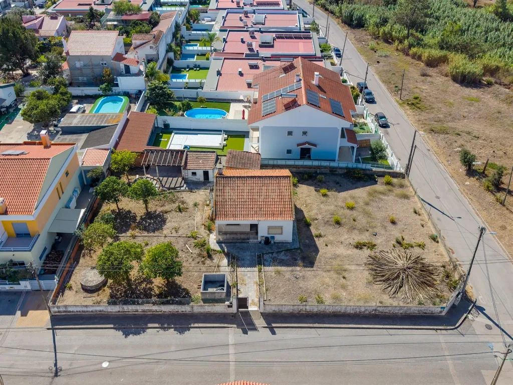 Moradia Isolada com Terreno de 1041 m² – Um Mundo de Possibilidades! - Image 131