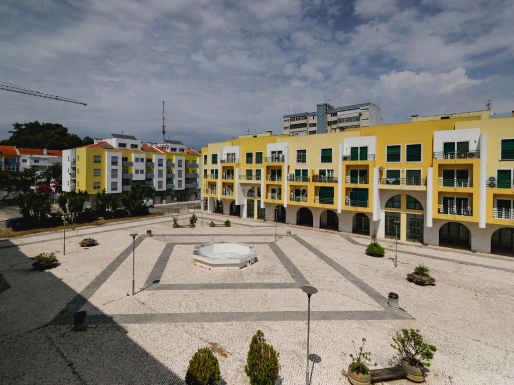 Apartamento T3 no Montijo | 143m2 área bruta útil | 2 garagens e elevador - Image 31