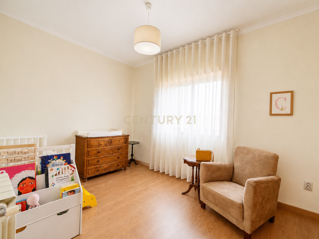 Apartamento T2+1 com Suite, Escritório, Varanda e Garagem | Senhora da Hora - Image 14