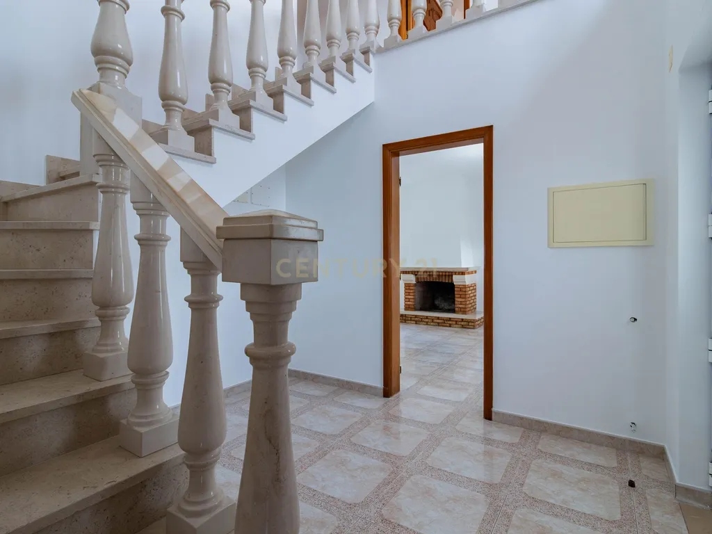 Excelente Moradia T3 na Burinhosa - Image 2