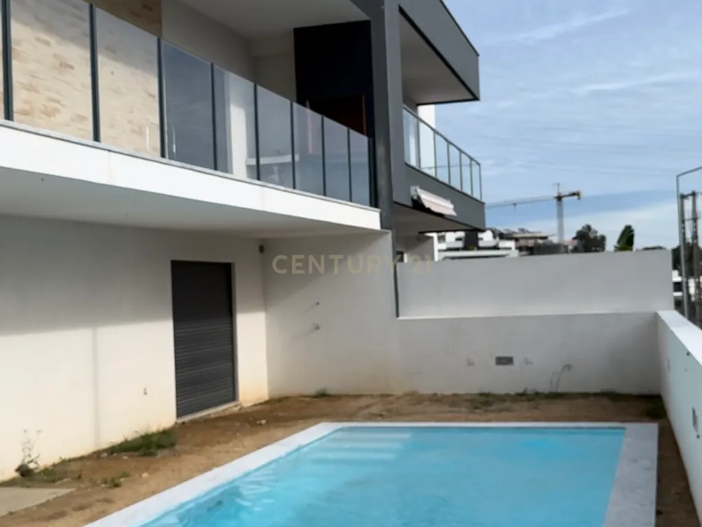 Oportunidade: Moradia T5 com jardim e piscina, na Sobreda, Almada. Em Venda! - Image 33
