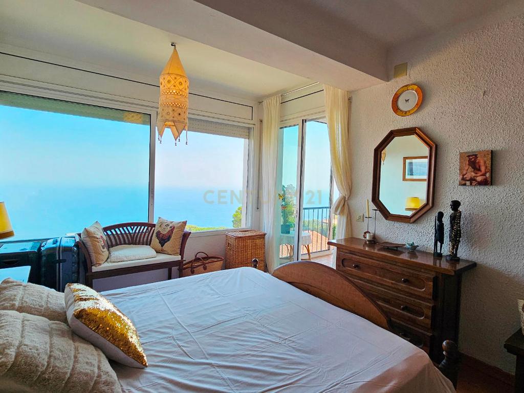 Cobertura com terraço, jardim e piscina privada com vista para o mar em Llançà - Image 25