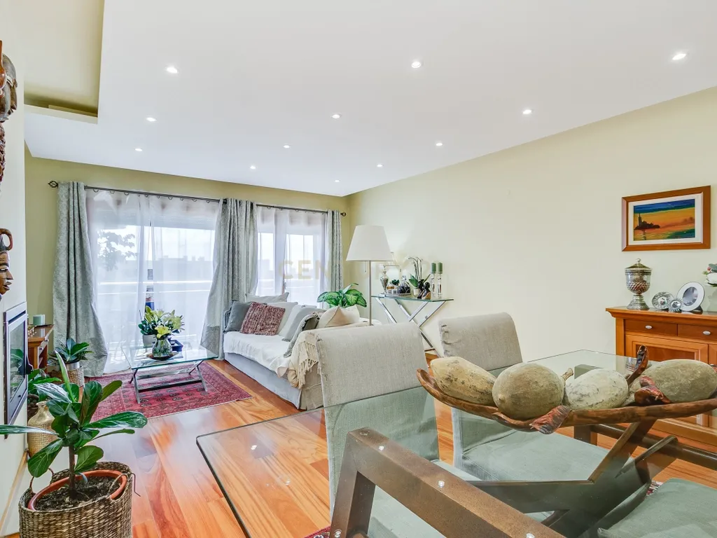 Apartamento T2 com Box p/ 2 Carros - Malvarosa, Alverca - Image 4