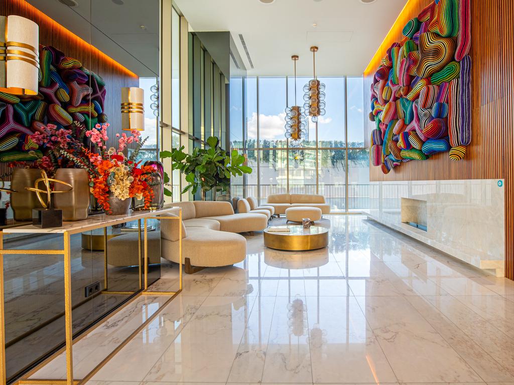 Apartamento de Luxo com 3 Quartos Virado a Sul na prestigiada Infinity Tower - Image 3