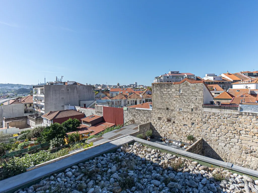 Apartamento T1 com Estacionamento e Varanda nas Fontainhas, Porto - Image 30