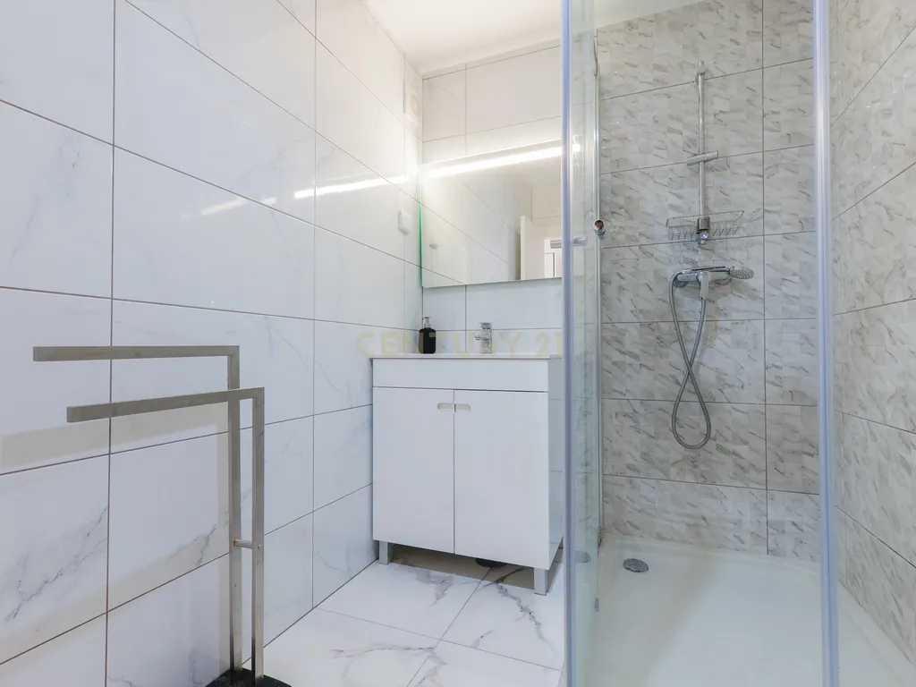 Apartamento renovado com Piscina, Garagem, com varandas, perto da praia em Alvor - Image 17
