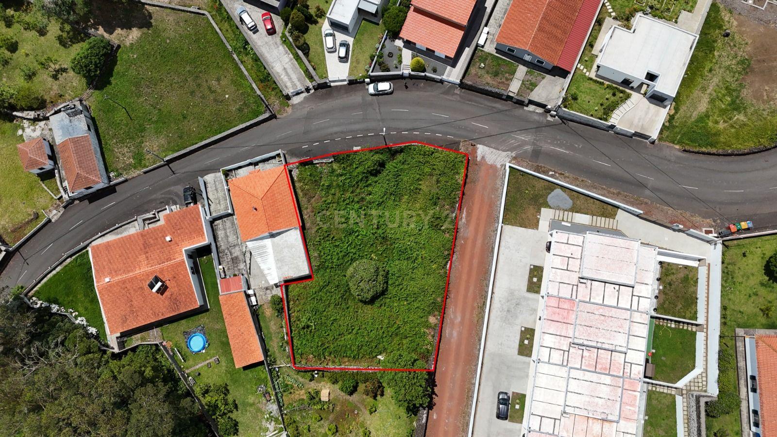 Fotografia 2 de Terreno urbano em São Bartolomeu de Regatos, Angra do Heroísmo