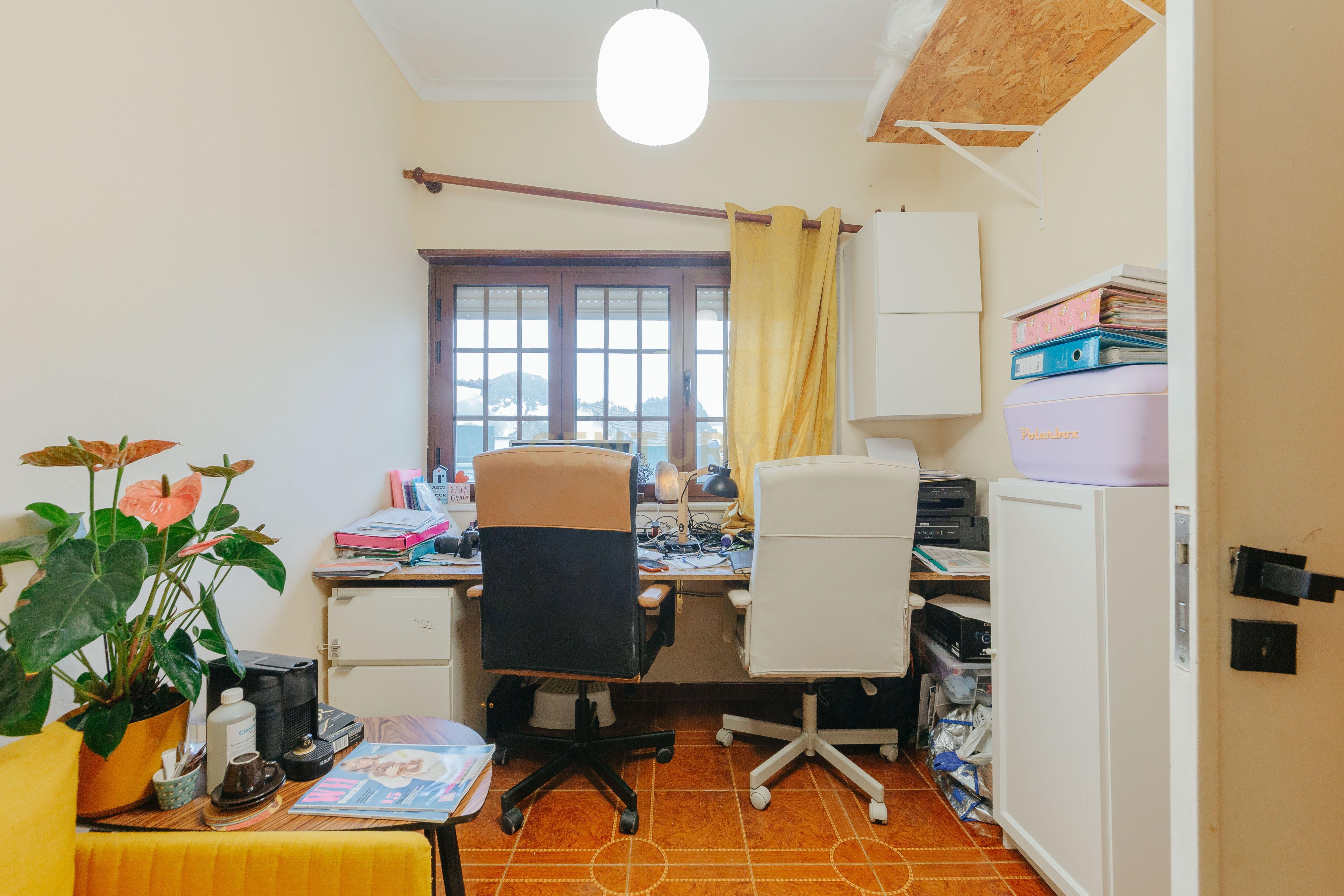 Fotografia 3 de Moradia T3 com 600m² de Terreno | Excelente Potencial para Habitação ou Investimento