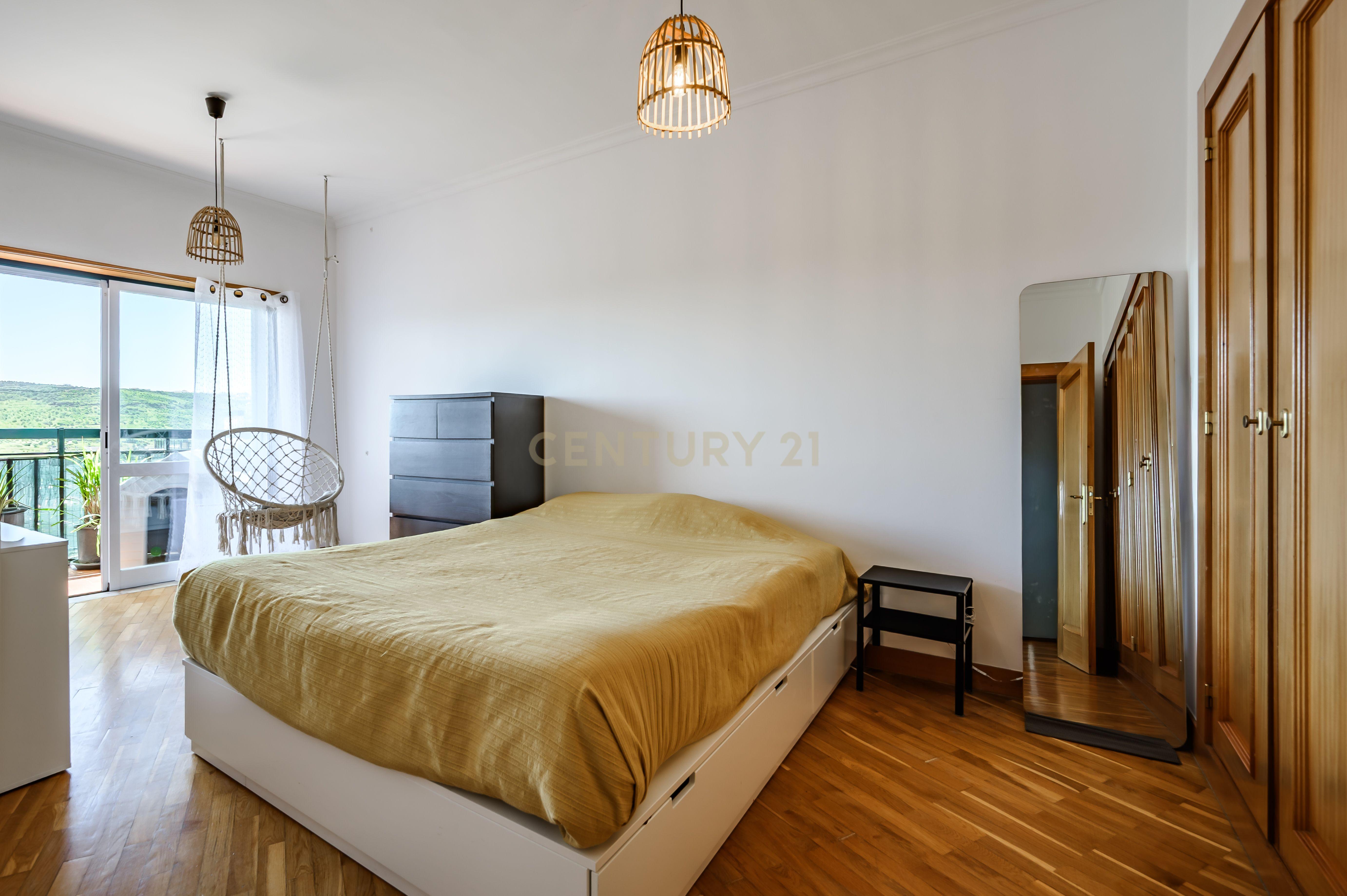Apartamento T2 em Santa Maria, São Pedro e Matacães, €354.000