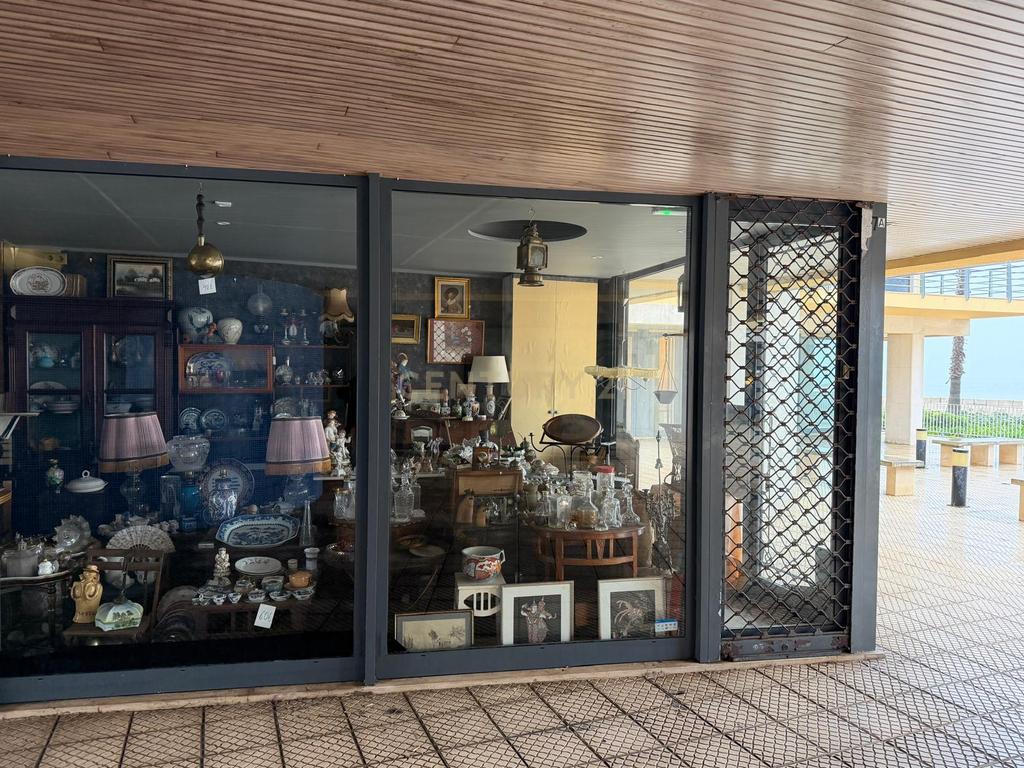 Loja com 24 m2 em Paço de Arcos - Image 9