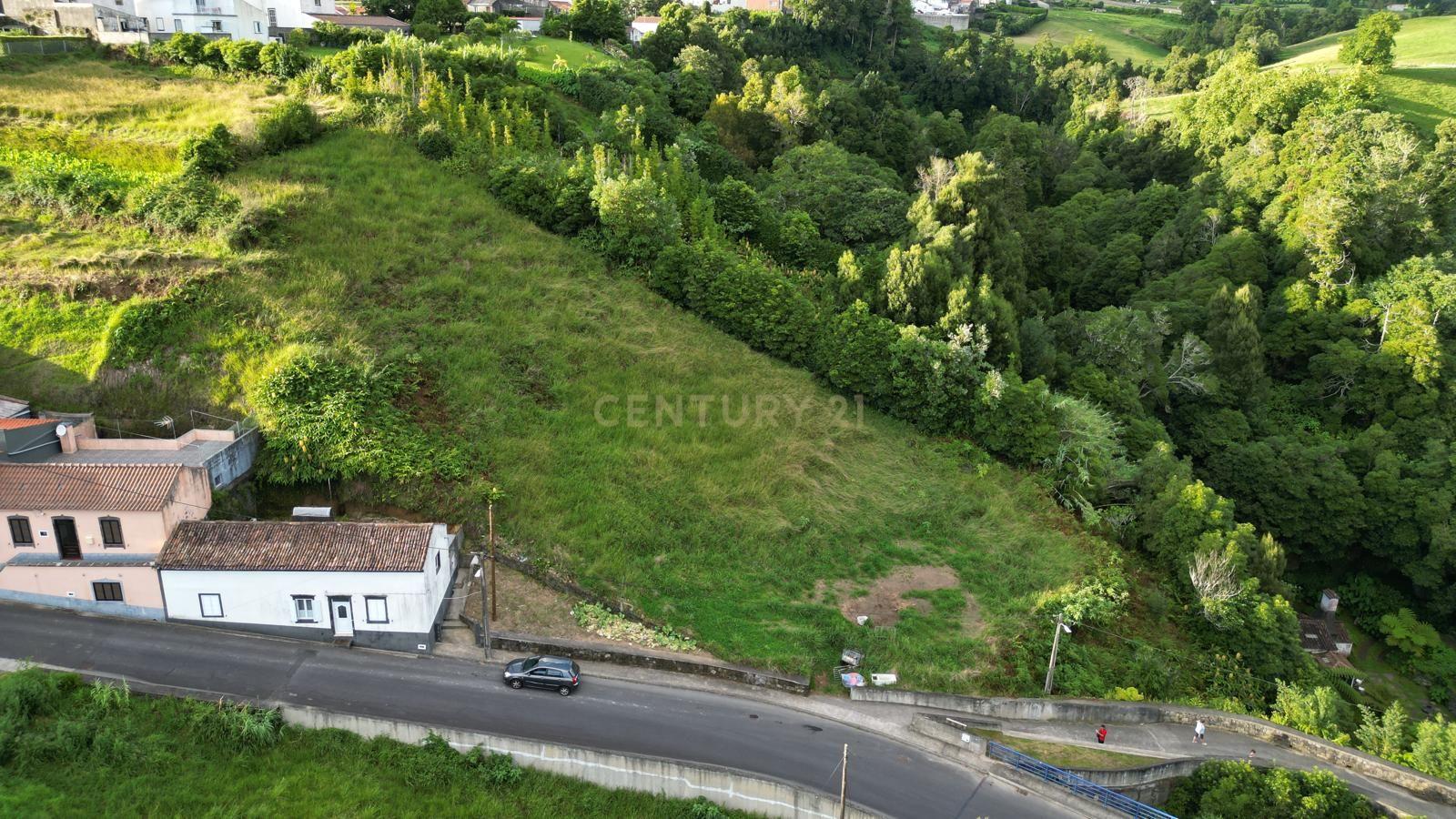 Fotografia 4 de Terreno Urbanizável em Povoação