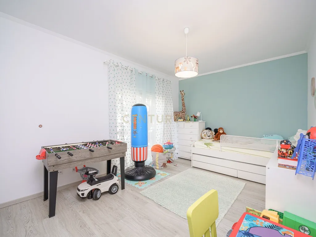 Apartamento T4 renovado | 175 m² | 3 varandas | Bairro do Liceu, Setúbal - Image 26
