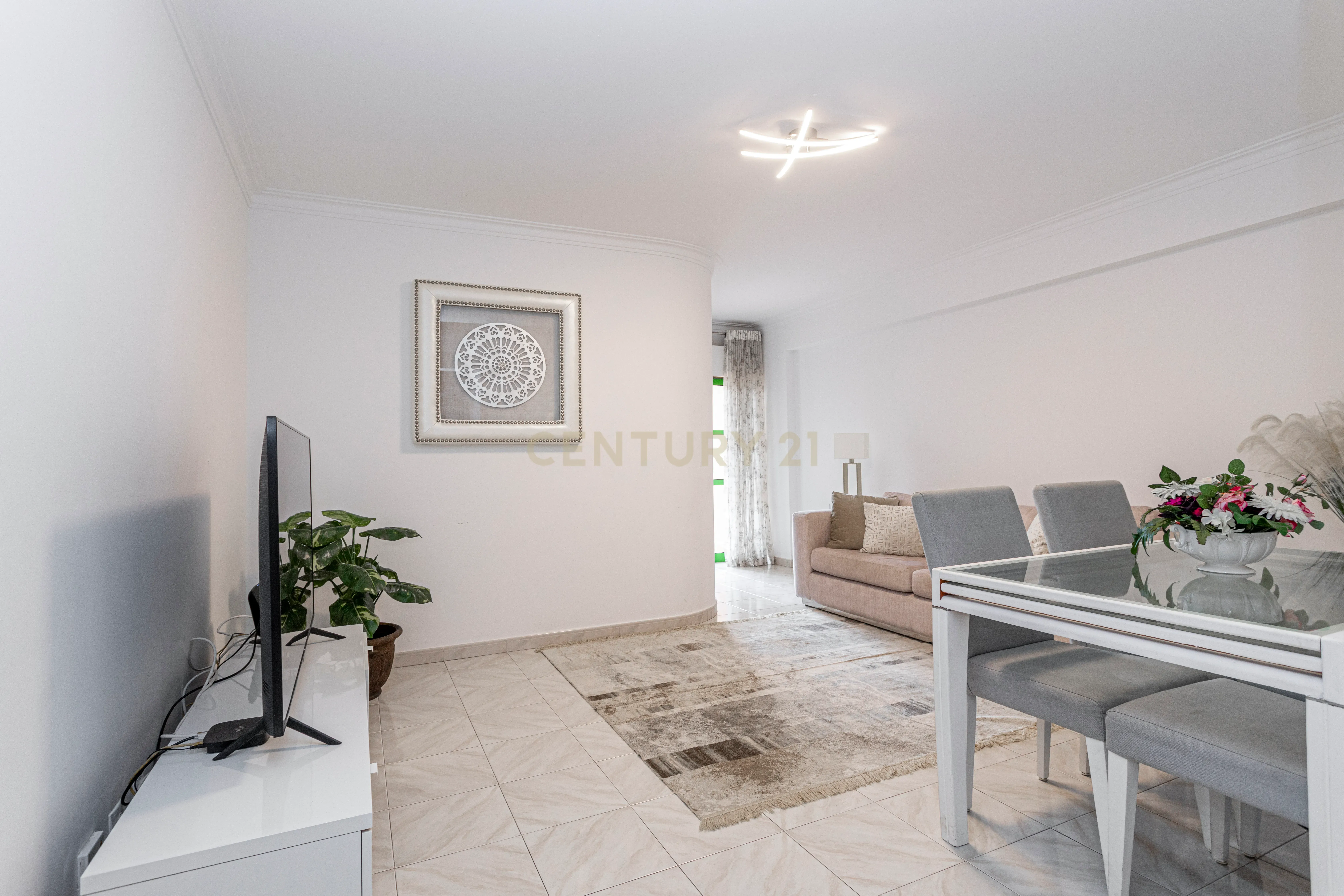 Apartamento T2+1 – Como Novo – Rinchoa, Rio de Mouro - Image 1