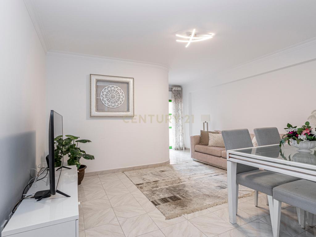 Apartamento T2+1  – Como Novo – Rinchoa, Rio de Mouro - Image 1