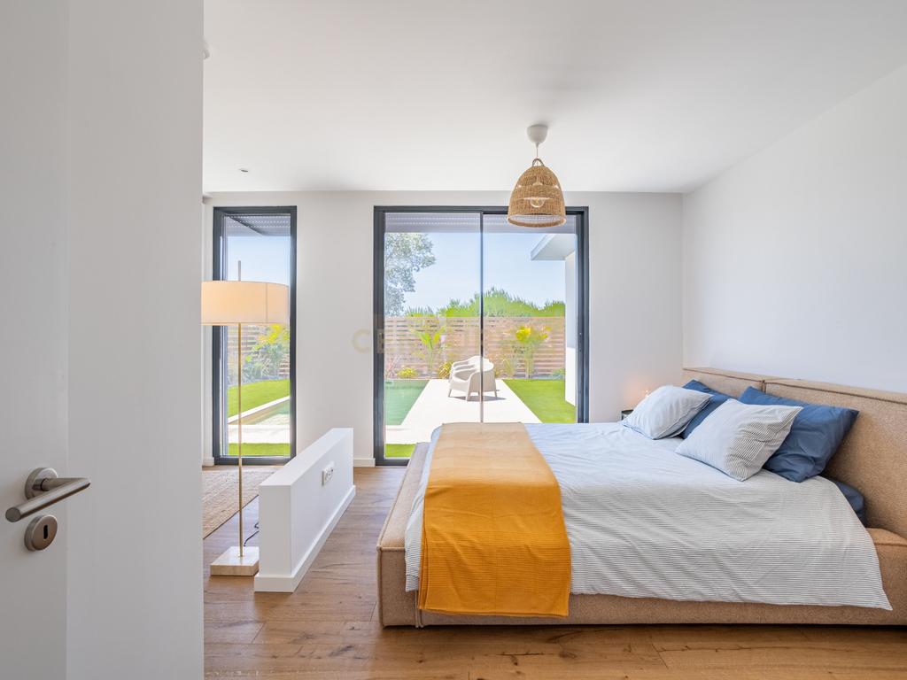 Luxuosa Moradia T4 com Piscina na Lagoa Albufeira, para Arrendamento - Image 21
