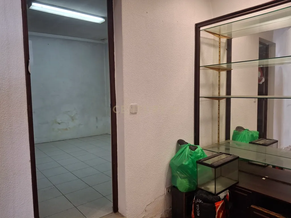 Prédio no Montijo com apartamento 1º piso e loja R/c - Image 14