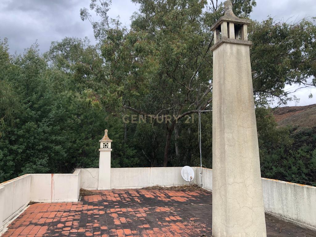 Uma Casa Pronta para o Seu Próximo Capítulo Entre as Colinas e o Mar - Image 11
