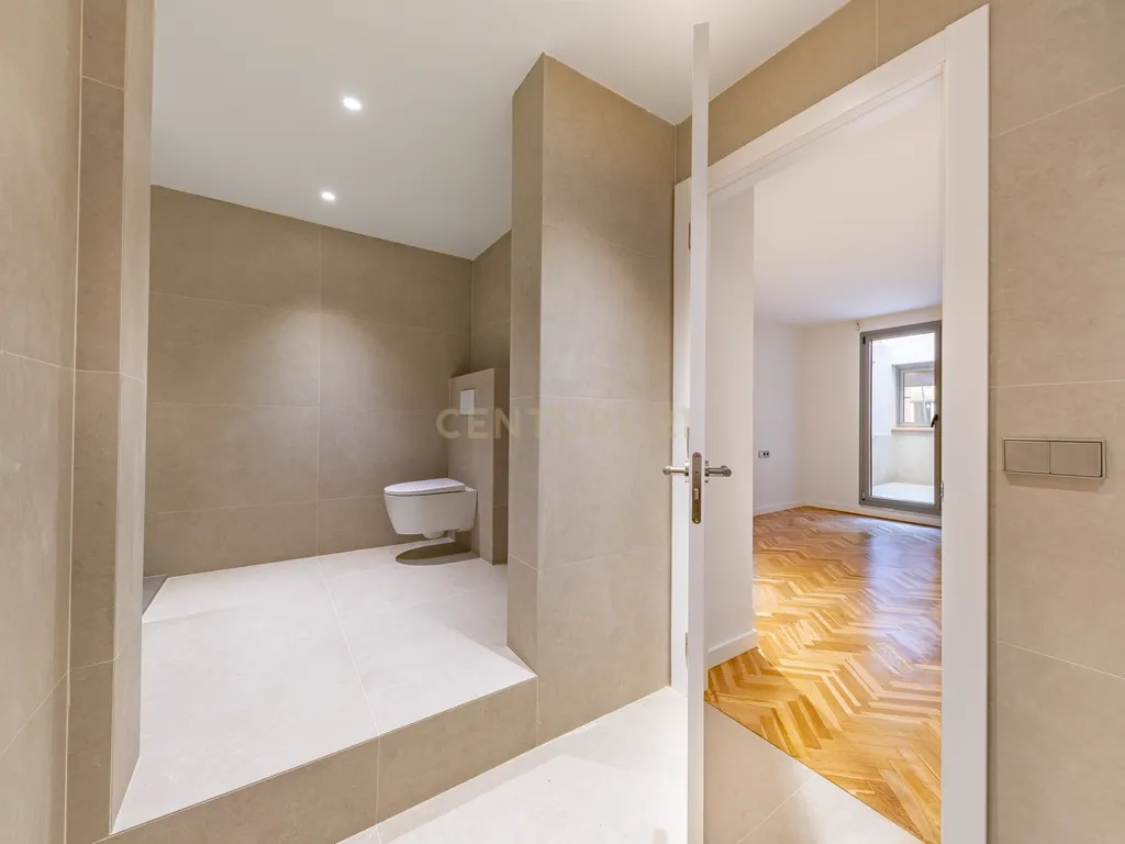 Espetacular apartamento renovado de 220 m² com 4 quartos - Image 32