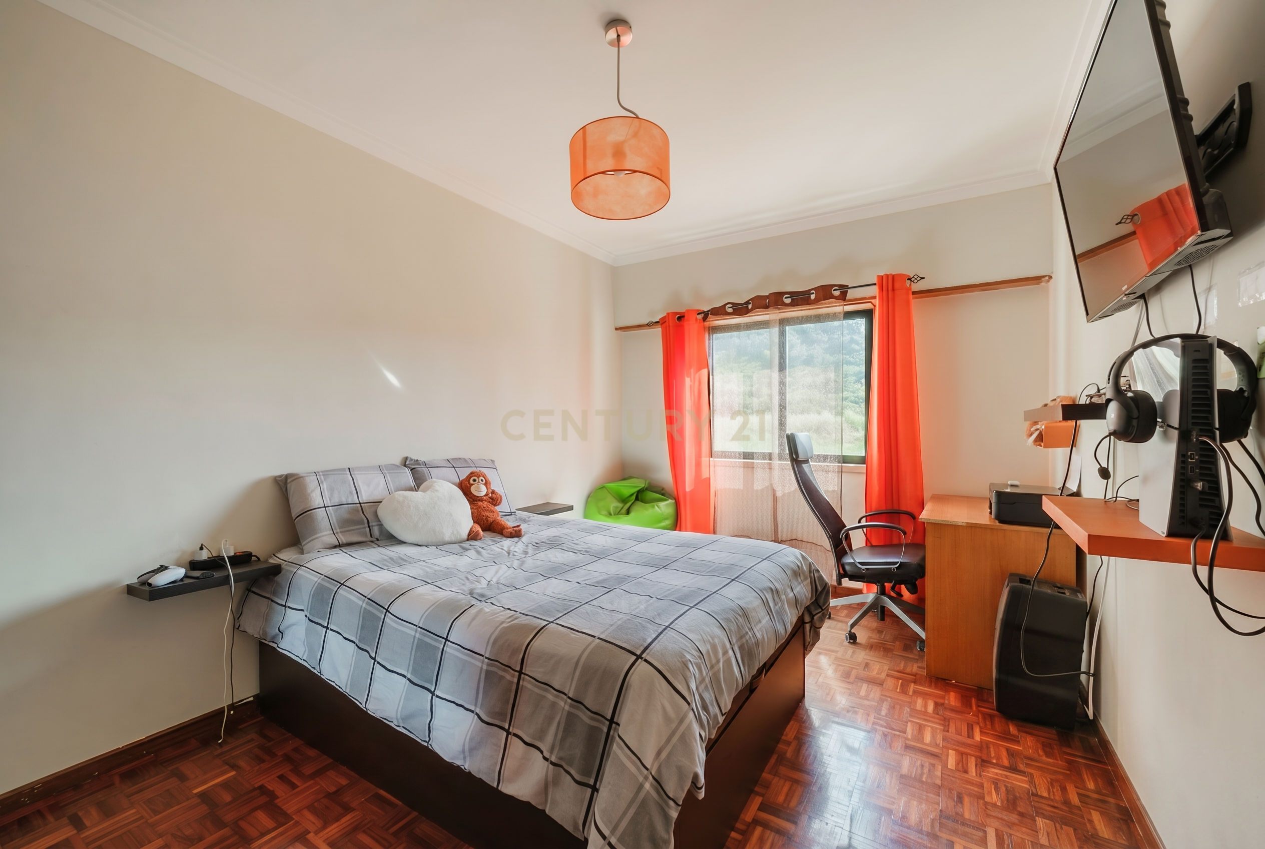 Fotografia 9 de Apartamento T3 com elevador e arrecadação em Mem Martins
