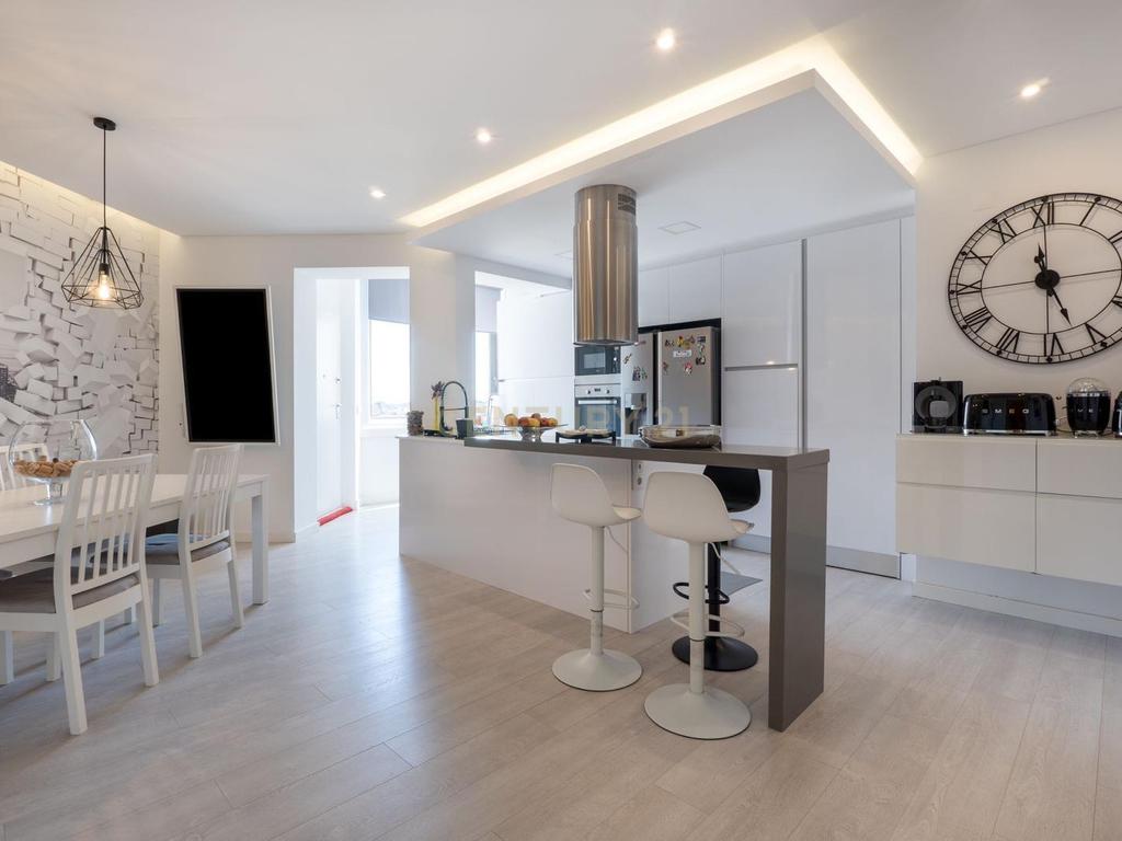 Apartamento T3 de Luxo no Coração de Lisboa - Alameda D. Afonso Henriques - Image 2