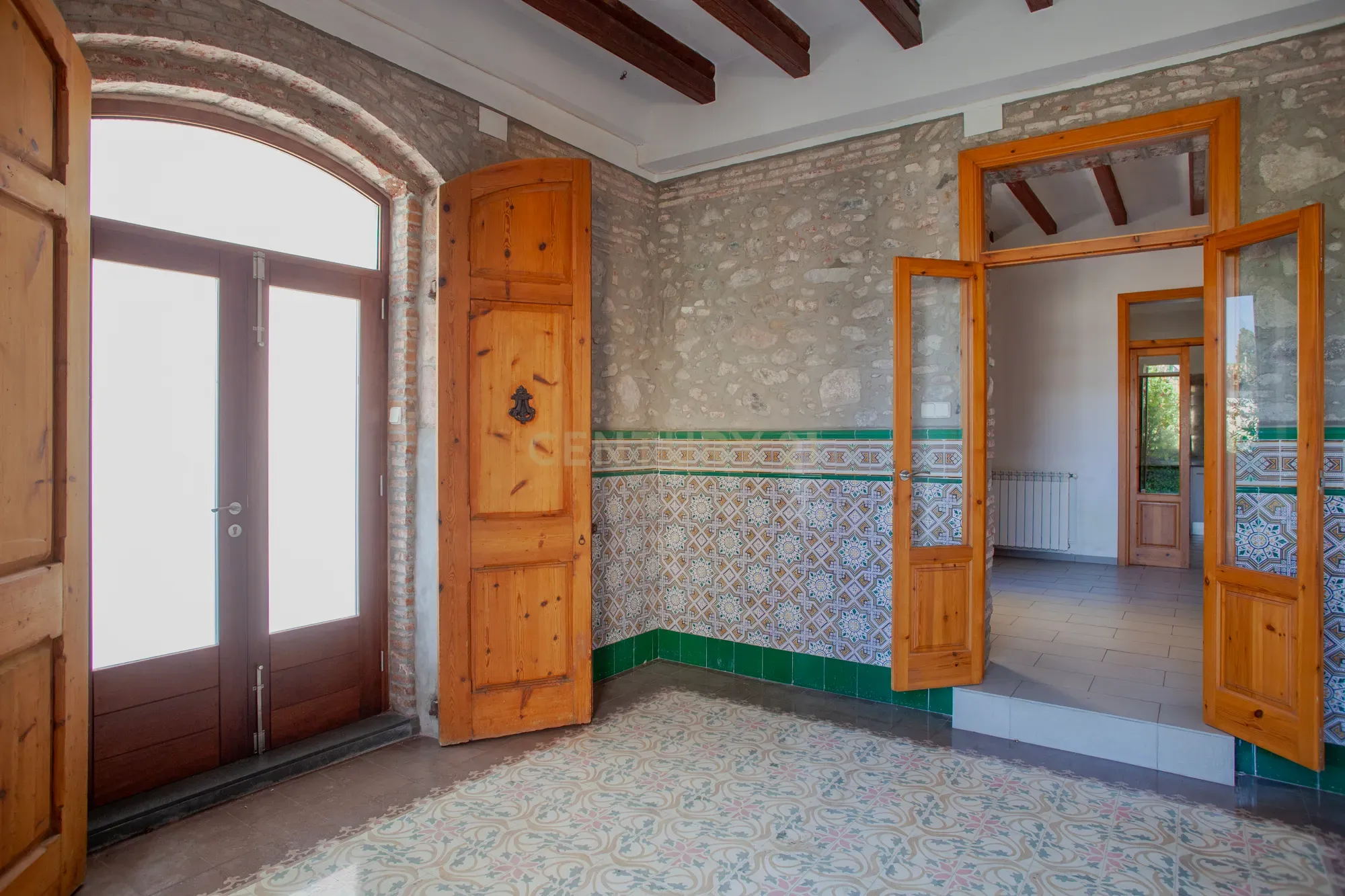 Encanto modernista no rés do chão com jardim – La Garriga - Image 1