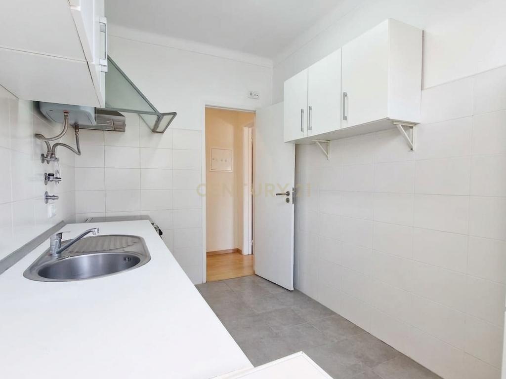 Apartamento T1 com Varandas em Barreiro, Setúbal - Image 9