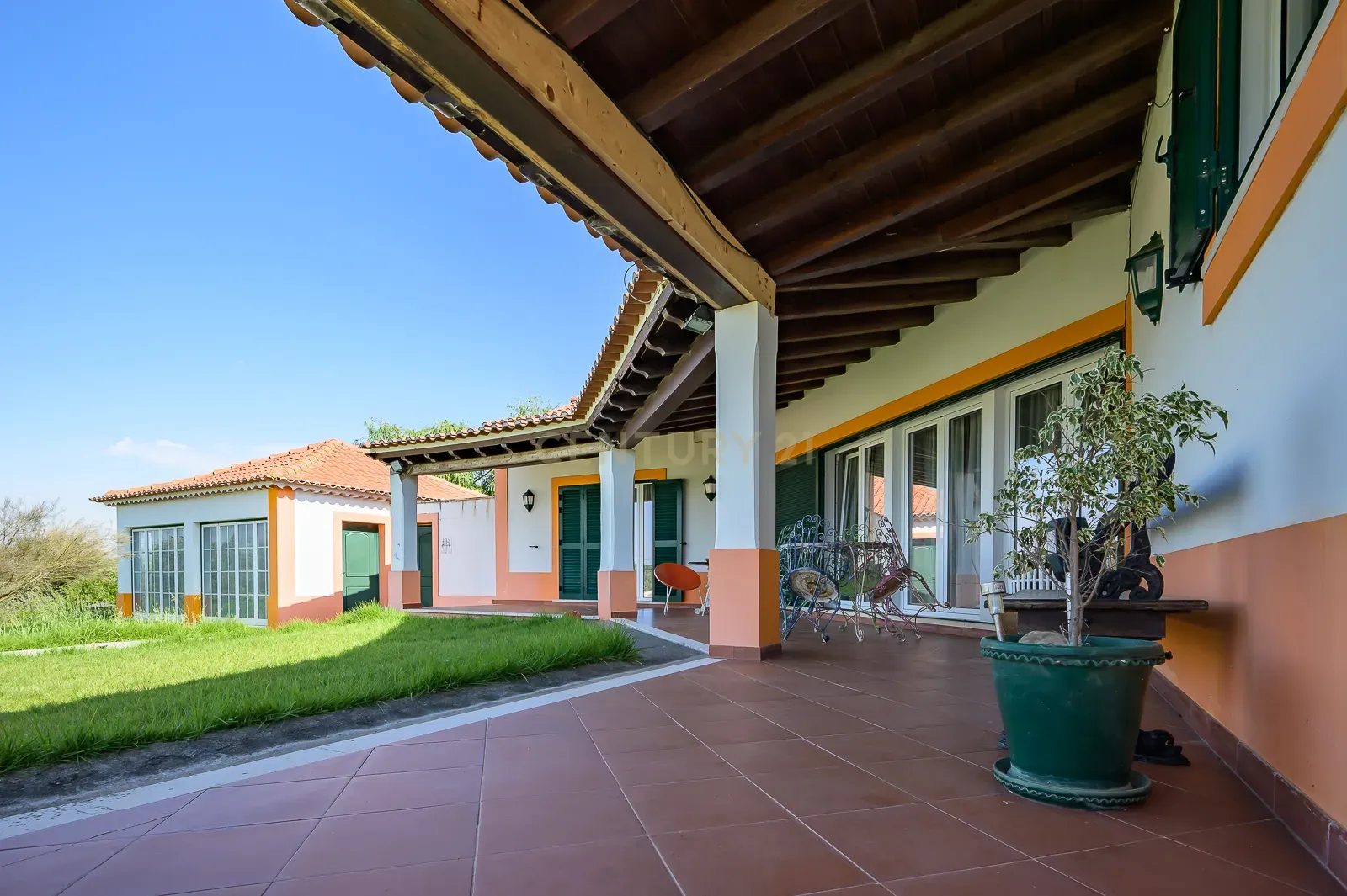 Moradia de sonho com Piscina, 7 Divisões e com Terreno 8461 m²  – Excelente Localização, a 40 minutos de Lisboa ! - Widok 2
