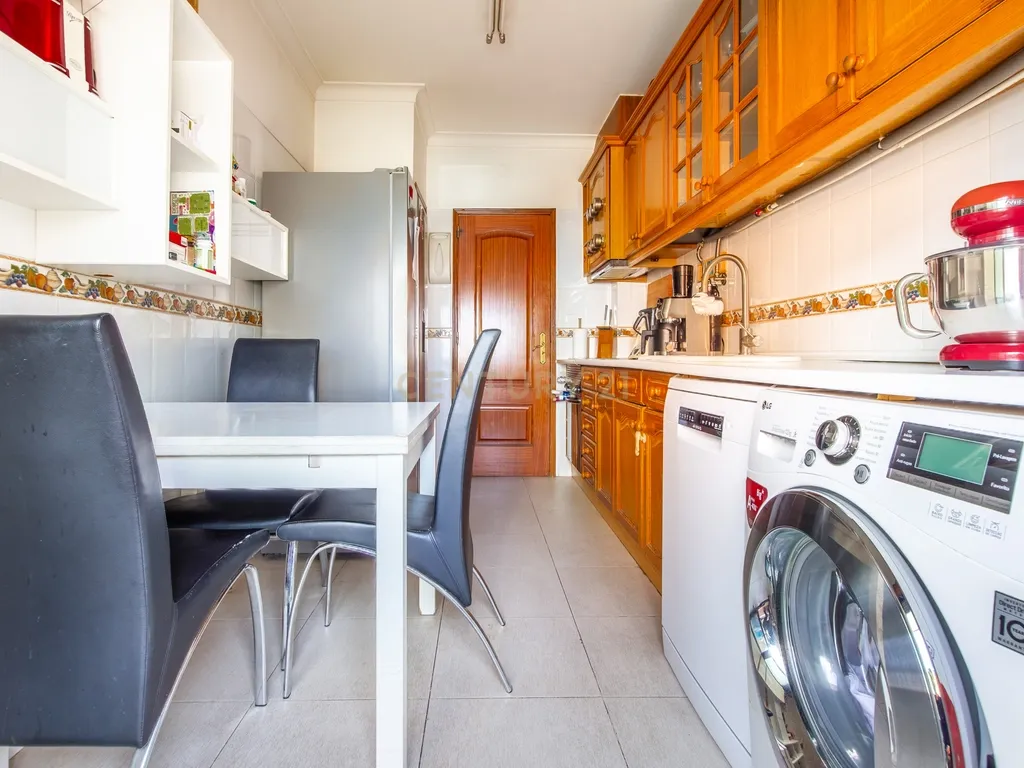 Apartamento T2 na Quinta do Conde - Image 12