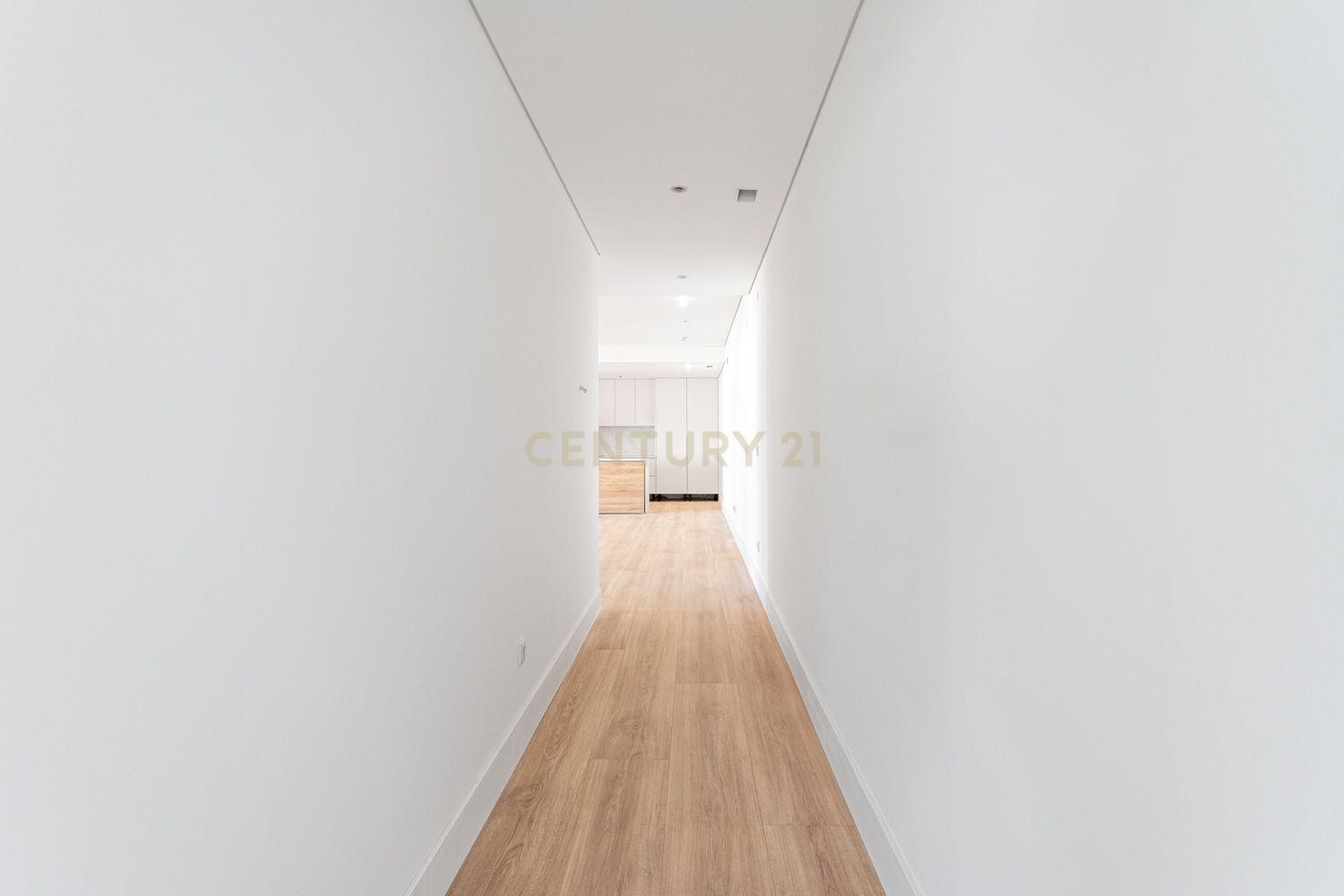Fotografia 11 de Moradia T4 Térrea de Luxo no Condomínio Privado “HANJOS VILLAGE” – Olhos de Água, Quinta do Anjo