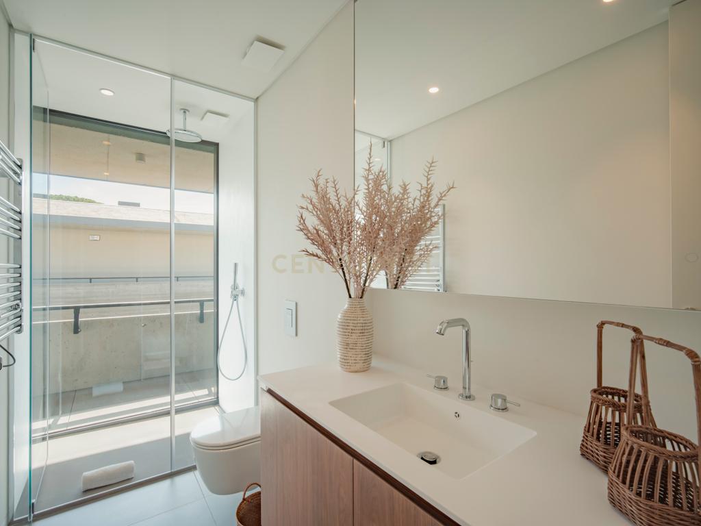Moradia T4 com Terreno de 1.030m2 em Condomínio Fechado  - Image 25
