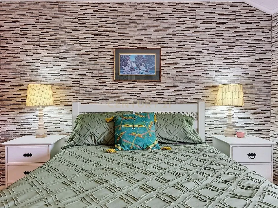 Moradia T2 no Centro da Vila do Nordeste | Jardim e Excelente Potencial de Investimento - Image 16
