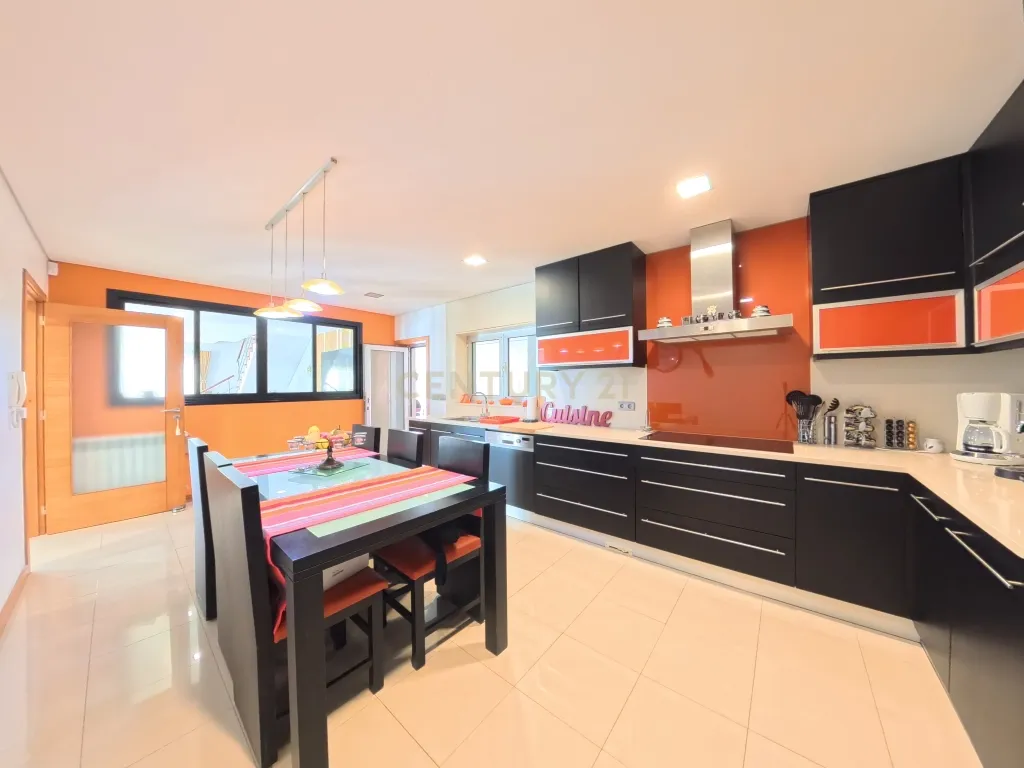 Moradia T4 em Esposende com Jardim e Garagem - Image 3