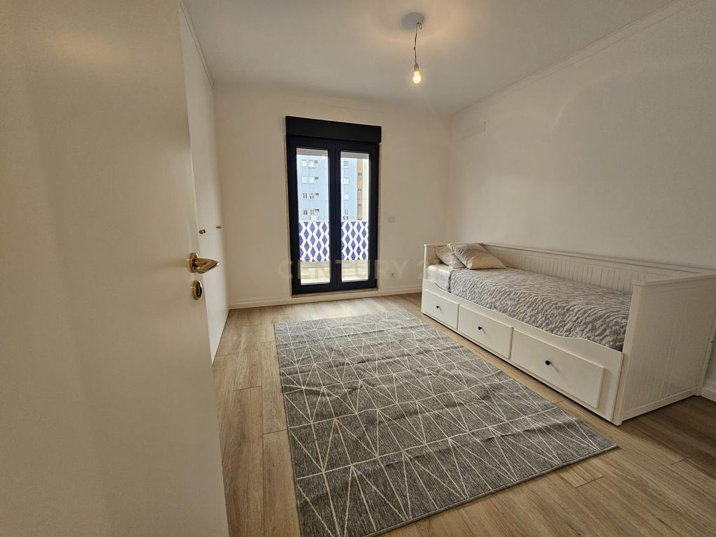 Luxuoso Apartamento T3 com terraço em Arroios, Lisboa - Image 19
