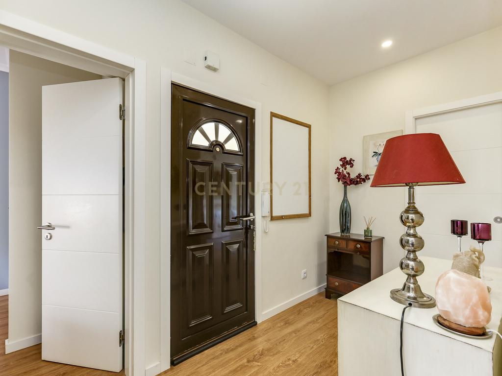 Apartamento T3 em Cascais com Luz Natural e Boa Localização - Image 25