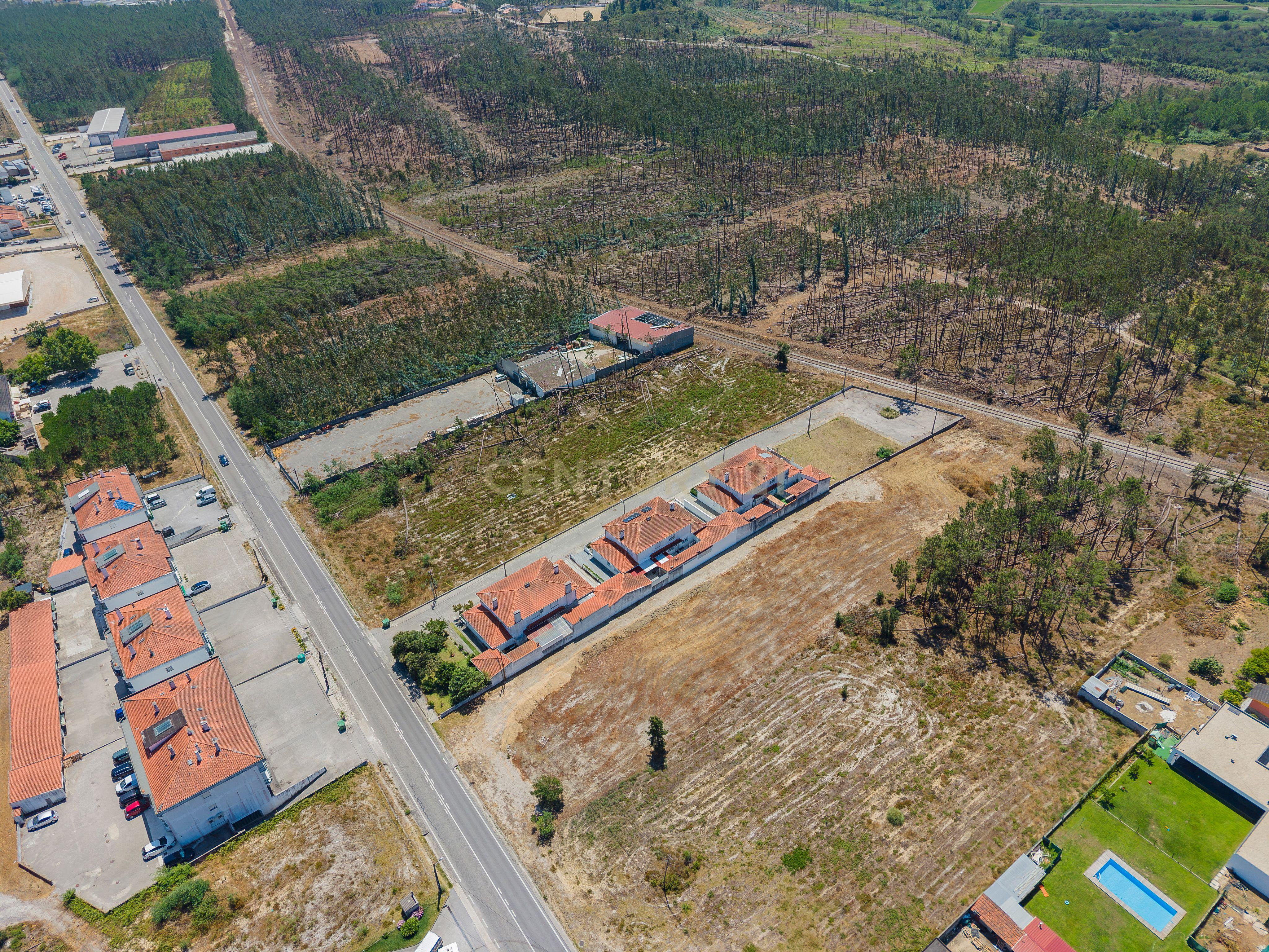 Fotografia 11 de OPORTUNIDADE DE INVESTIMENTO EM MONTE REDONDO!