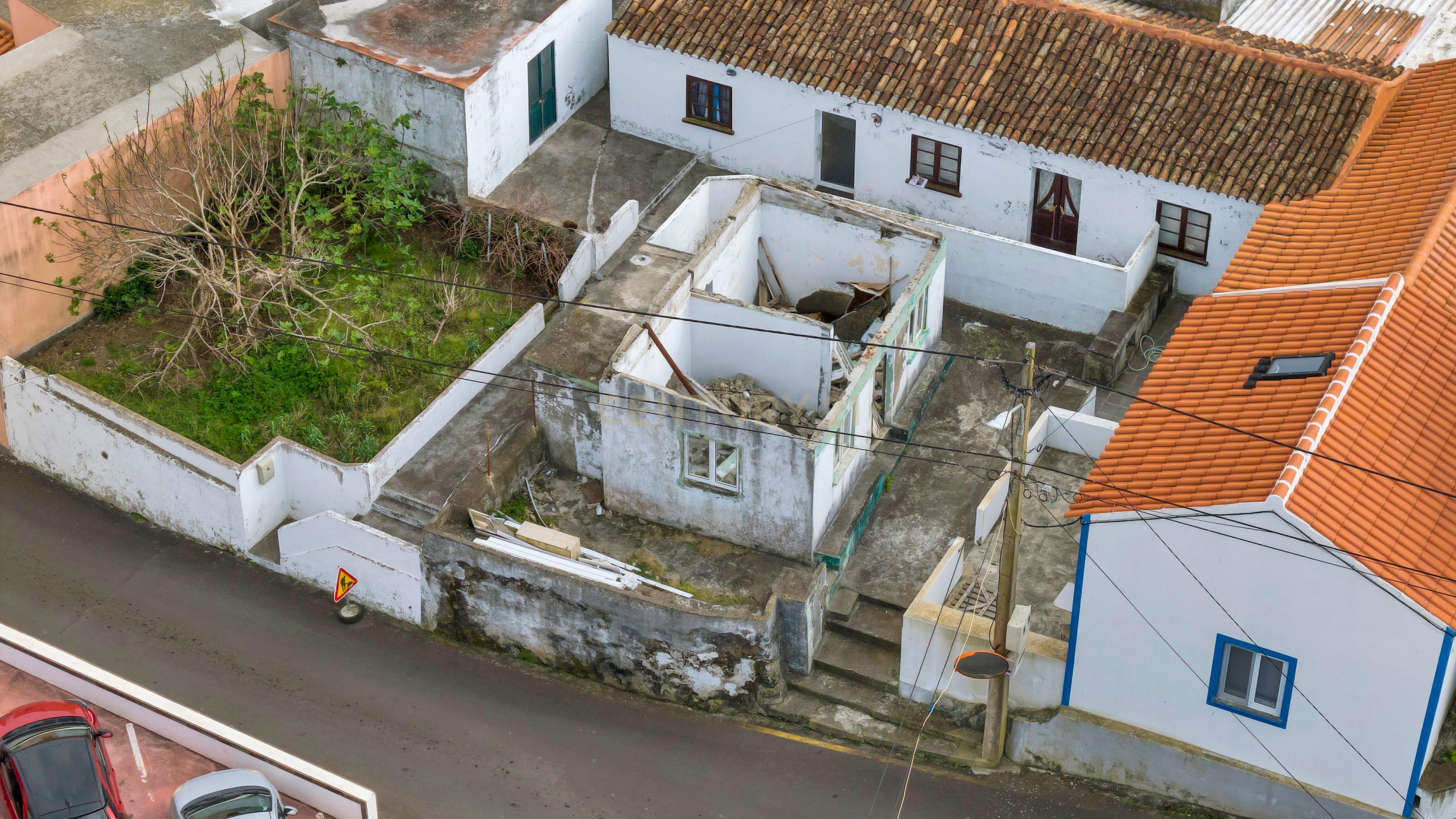 Fotografia 7 de Ruina para recuperação na Vila de Porto Judeu