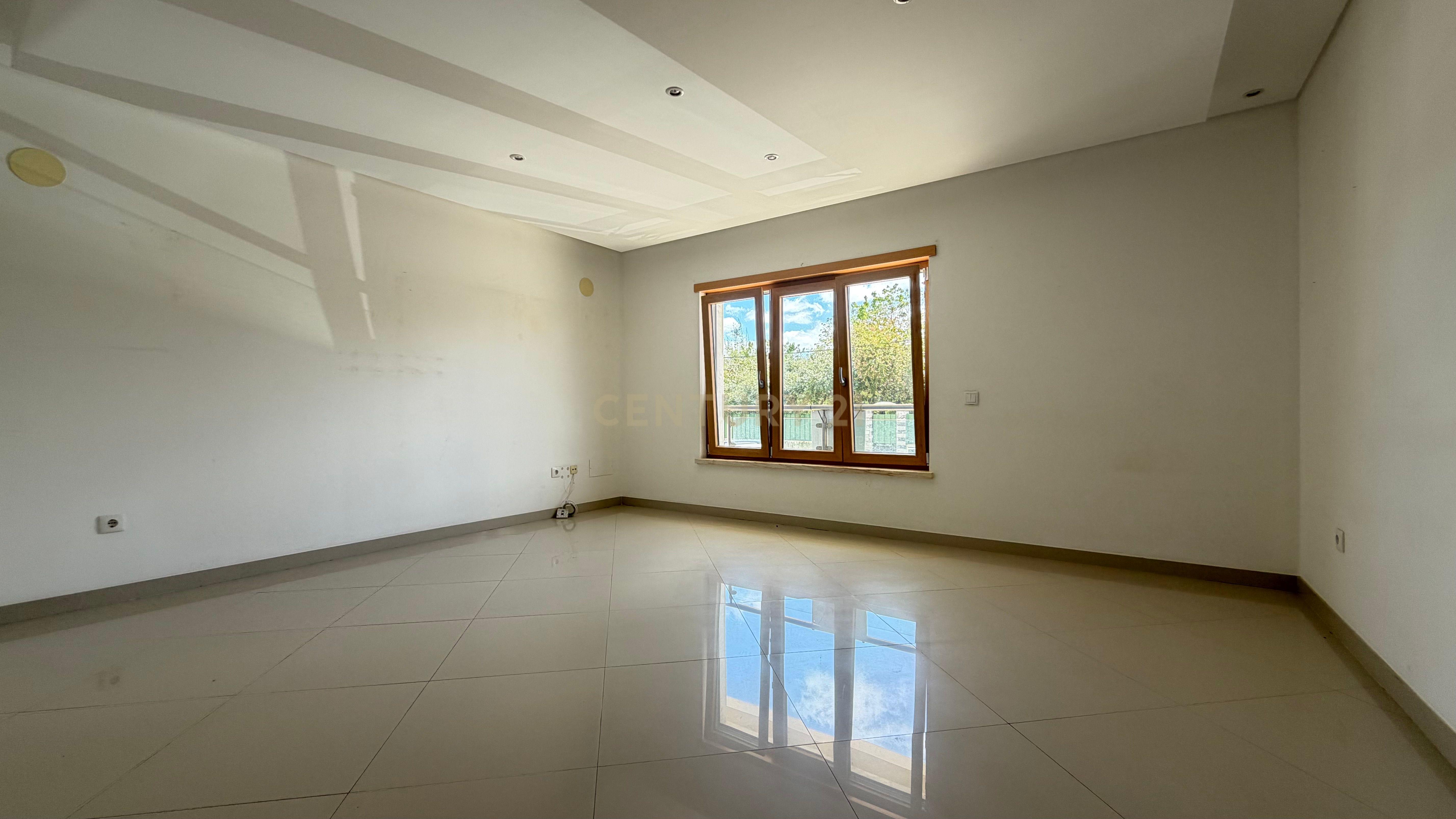 Fotografia 7 de Apartamento T4 com Arrecadação, na Cascalheira, Pinhal Novo