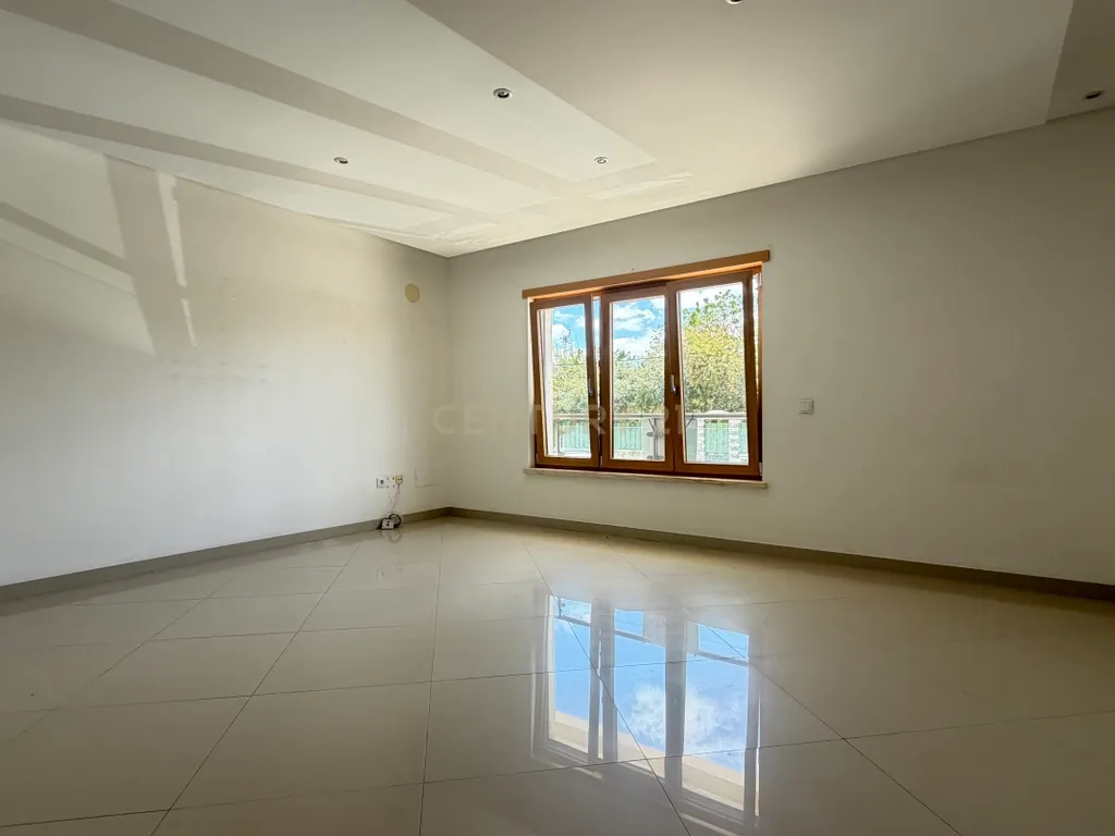 Apartamento T4 com Arrecadação, na Cascalheira, Pinhal Novo - Image 6