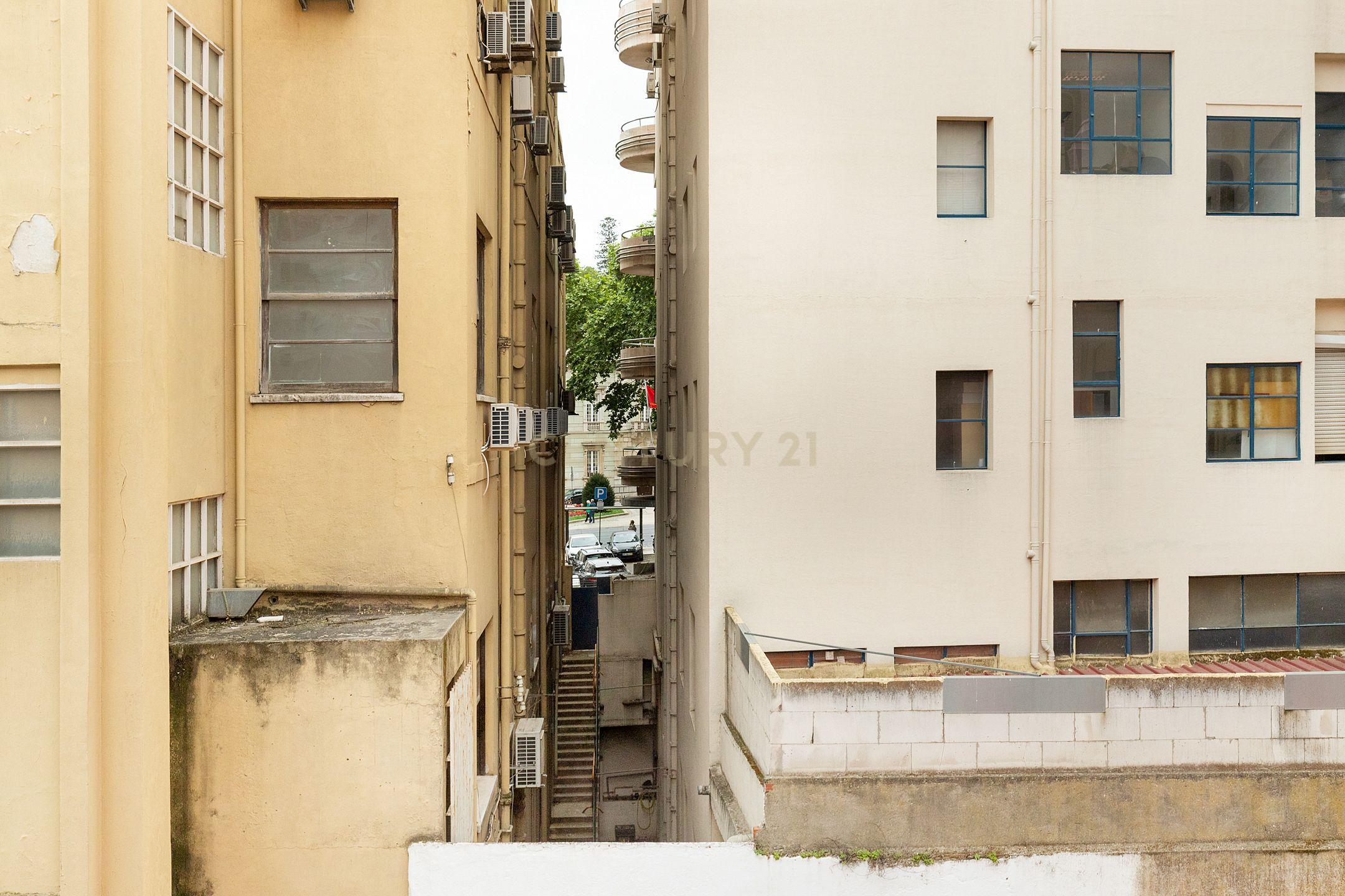 Andar em edifício pombalino, 300m2, Rua de São José (jto ao teatro Tivoli) - Image 48