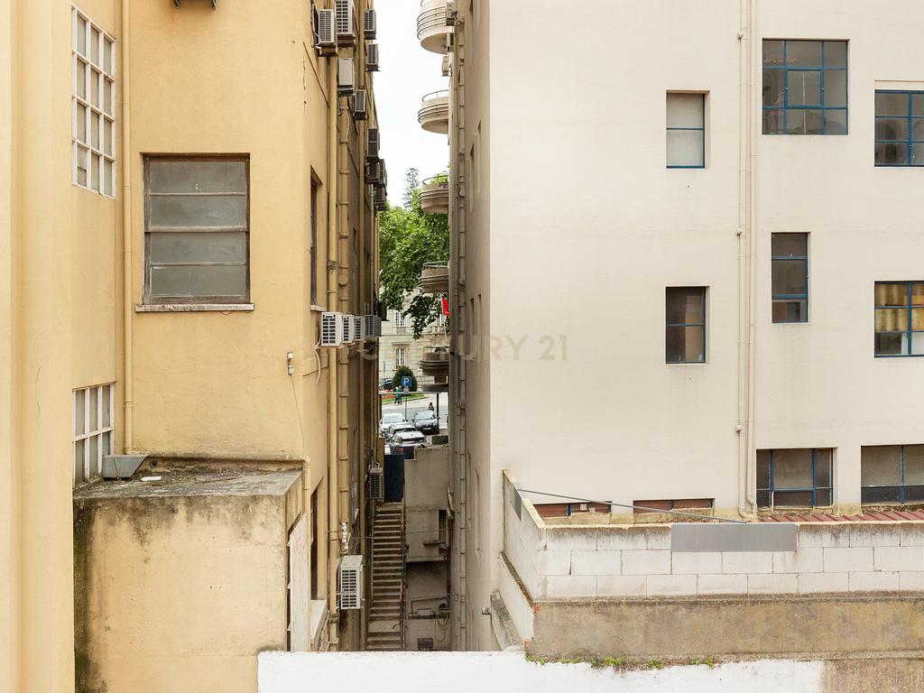 Andar em edifício pombalino, 300m2, Rua de São José (jto ao teatro Tivoli) - Image 48