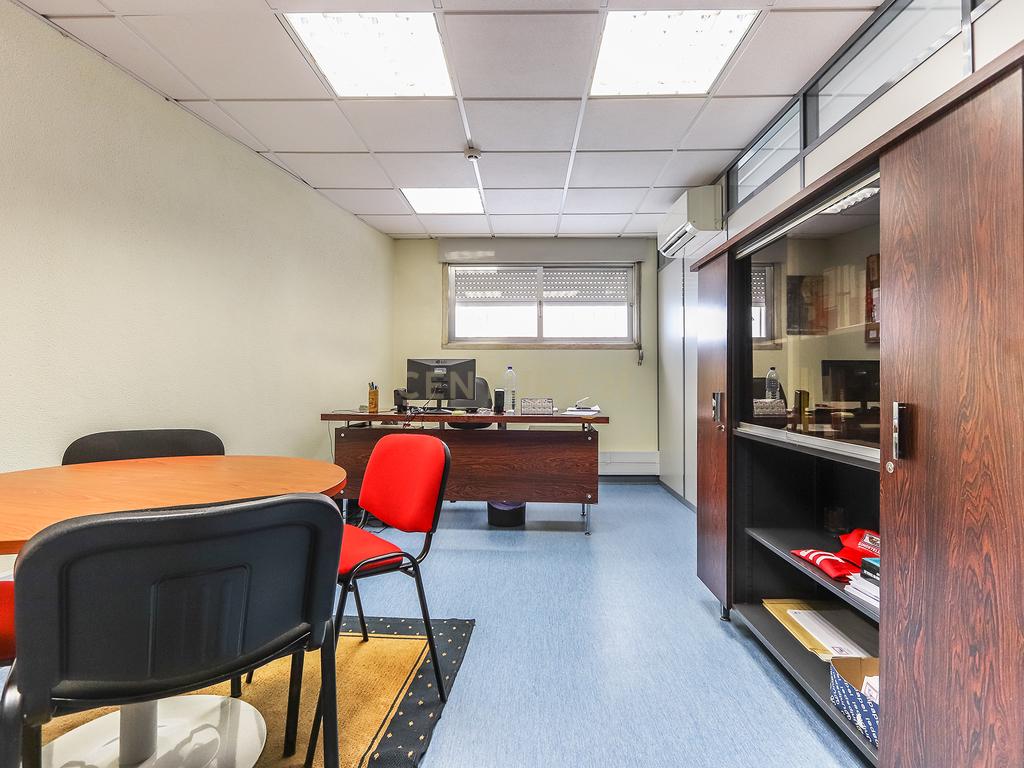 Escritório /Espaço Comercial Triplex no Conde Redondo c/680 m2 - Image 23
