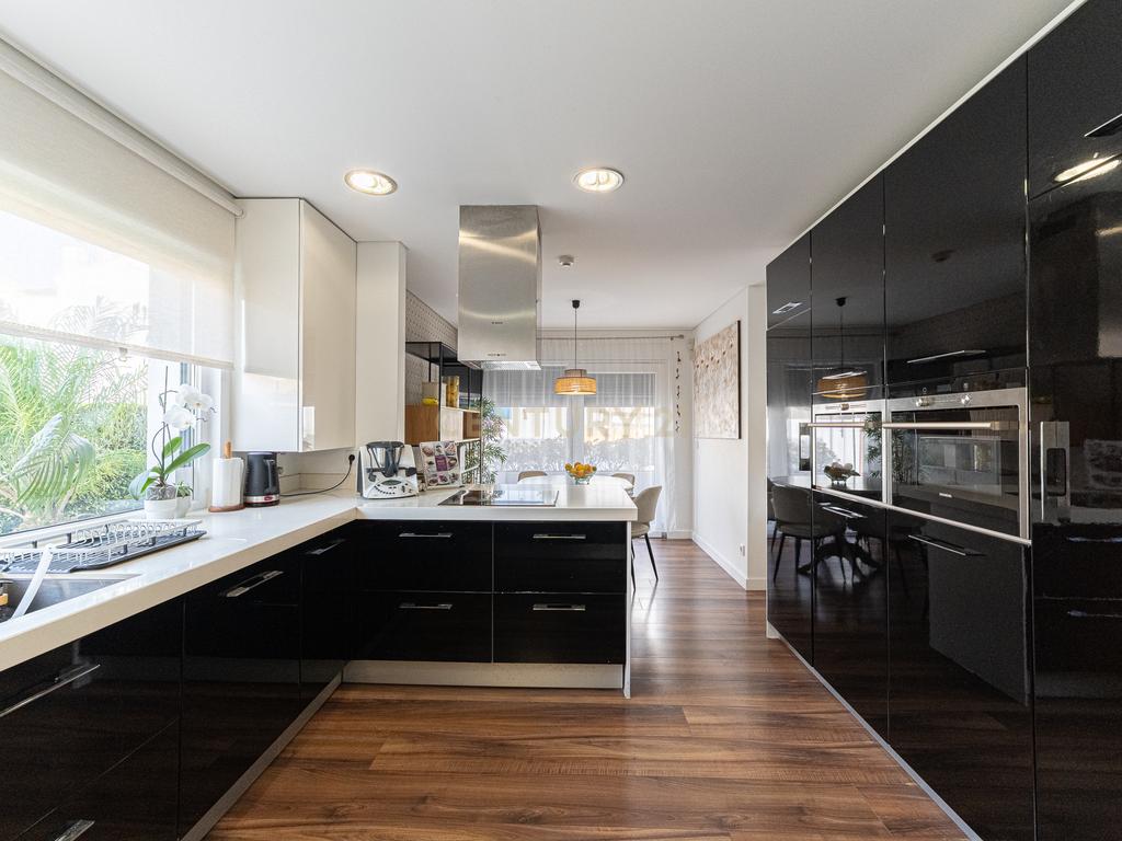 Moradia Geminada T4 em Carcavelos, Sassoeiros - Image 15