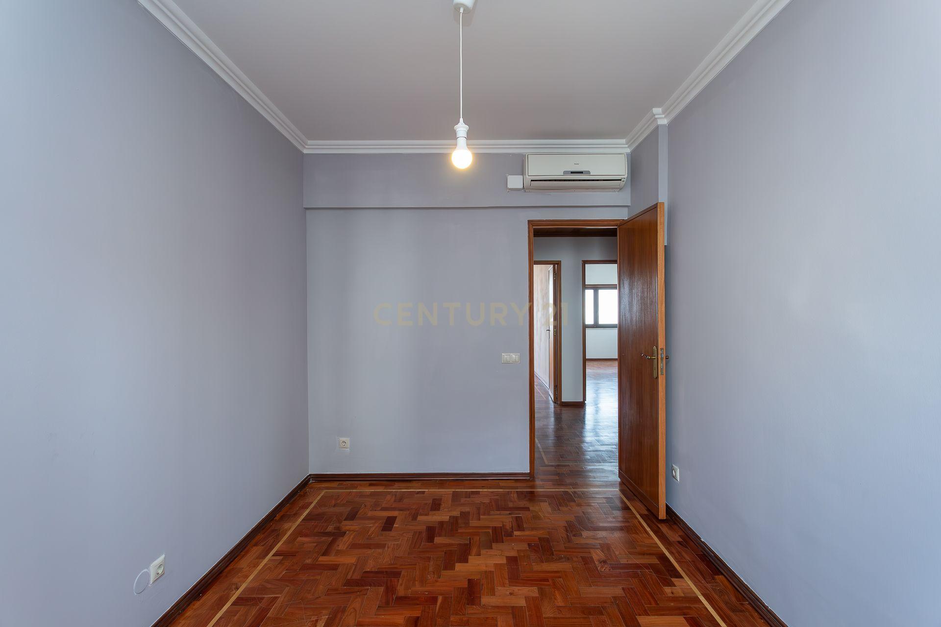 Apartamento T2 com Vista Rio – Calçada da Cruz da Pedra - Image 19