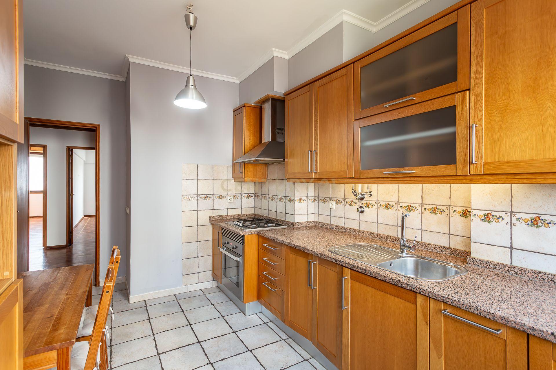 Apartamento T2 com Vista Rio – Calçada da Cruz da Pedra - Image 10