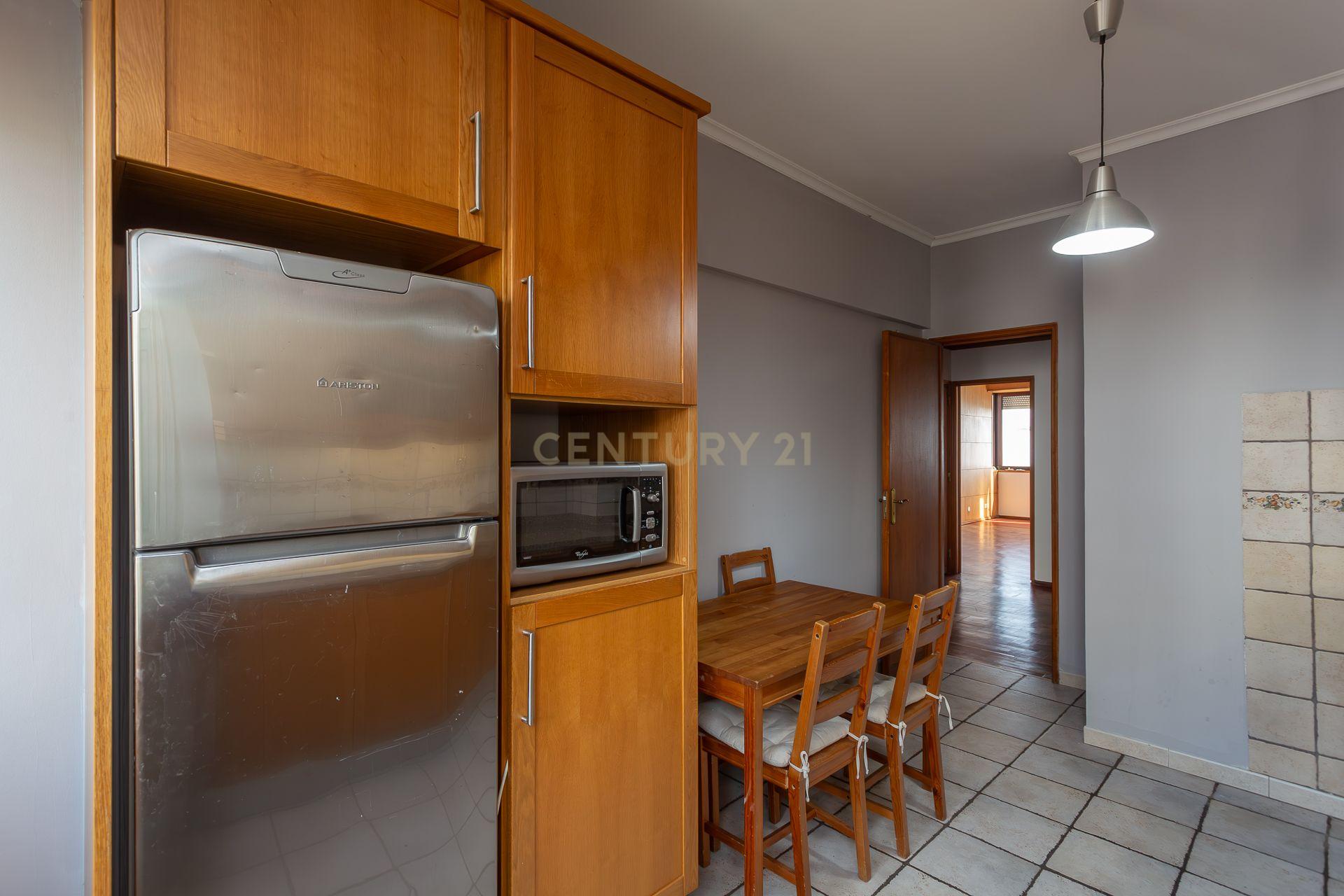 Apartamento T2 com Vista Rio – Calçada da Cruz da Pedra - Image 12