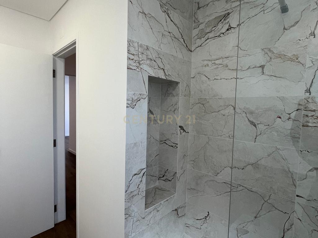 Apartamento T2 totalmente Remodelado. - Image 68