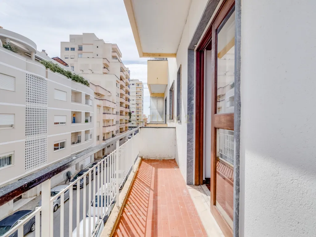 Apartamento T 4 em Faro no centro da cidade a 300m do mercado Municipal. - Image 27