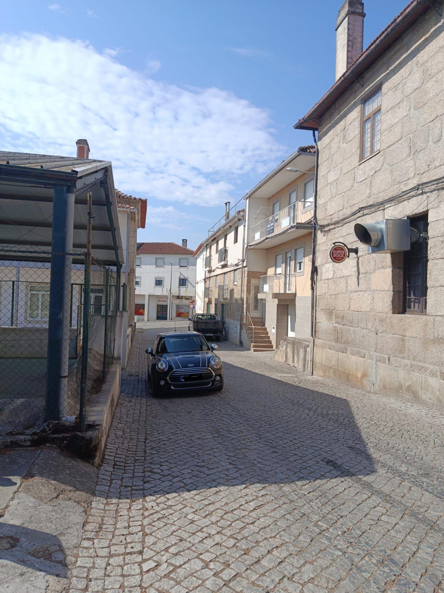 Fotografia 4 de Moradia T3 em Alfândega da Fé, Bragança